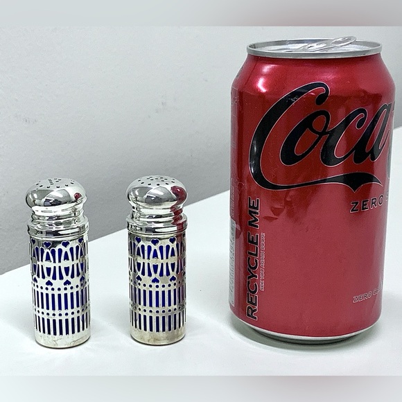 Mid Century Vintage Godinger Silver Plated Cobalt Glass Salt & Pepper Shakers - Picture 2 of 16